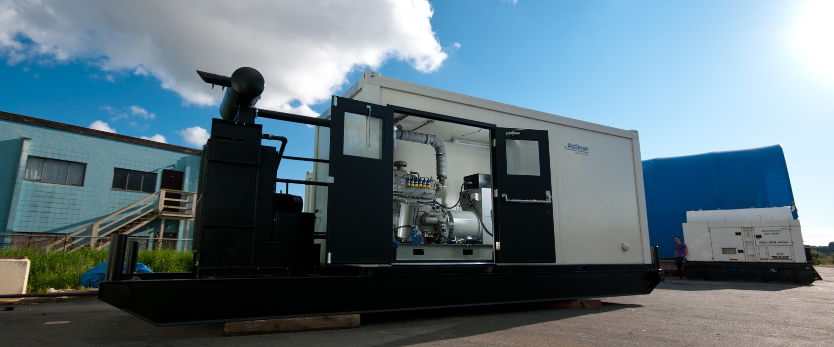 FPaK Enclosure with Oilfield Skid & Remote Radiator